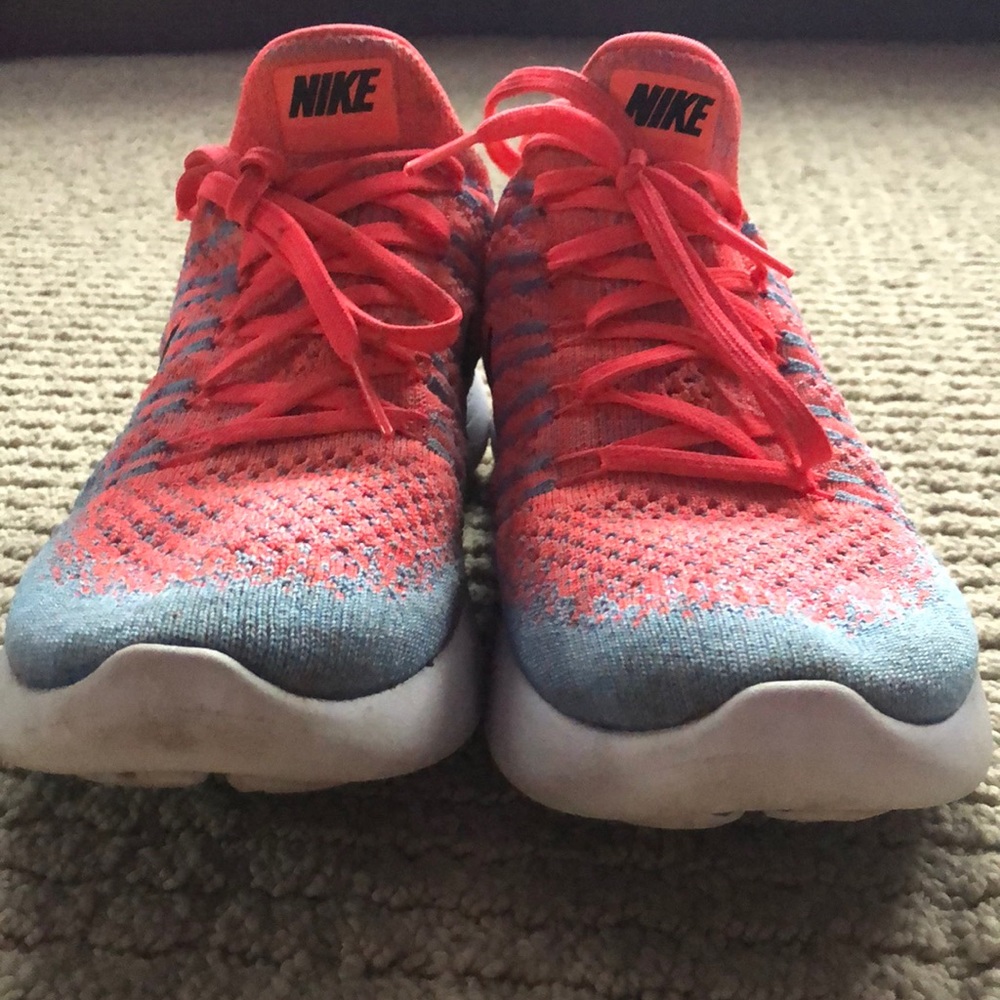 Women’s nike running shoes